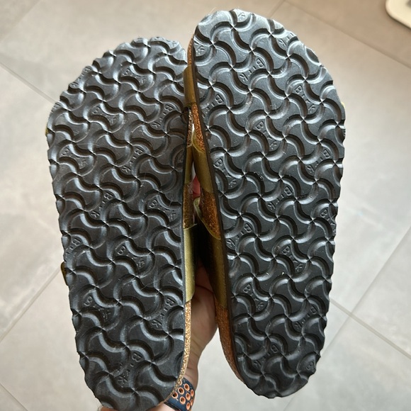 Women's Birkenstock sandals, worn once did not like the style - Picture 4 of 4